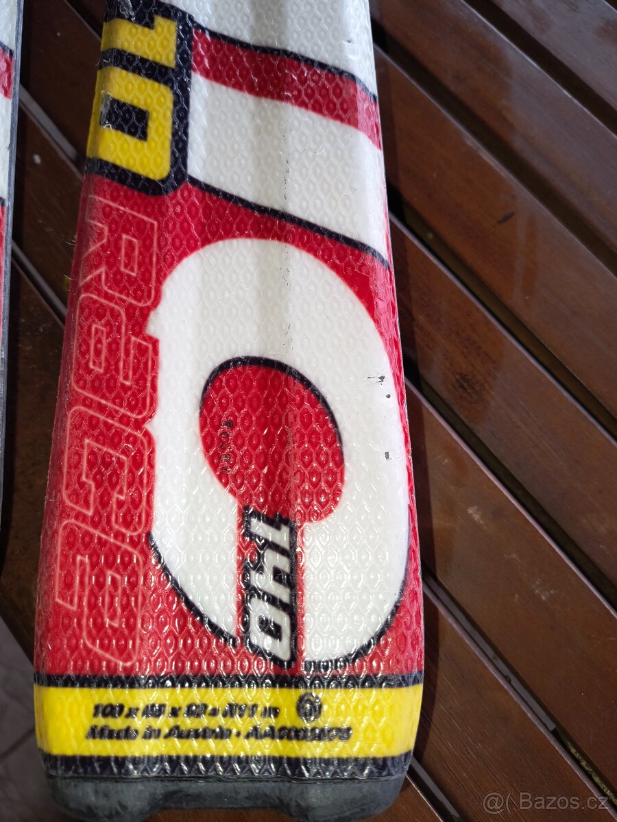 Prodám sjezdové  lyze 140 cm.