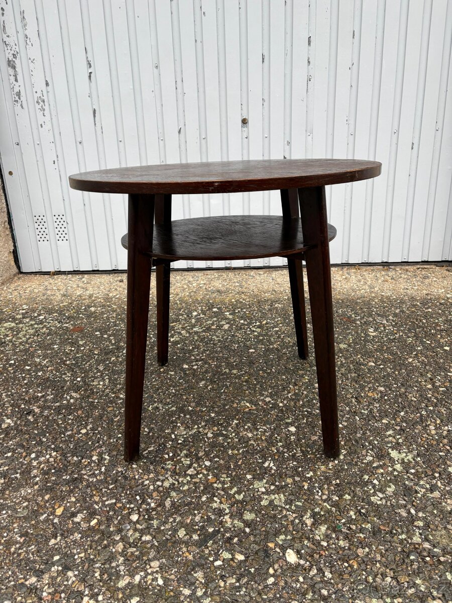 Retro kulatý konferenční stůl