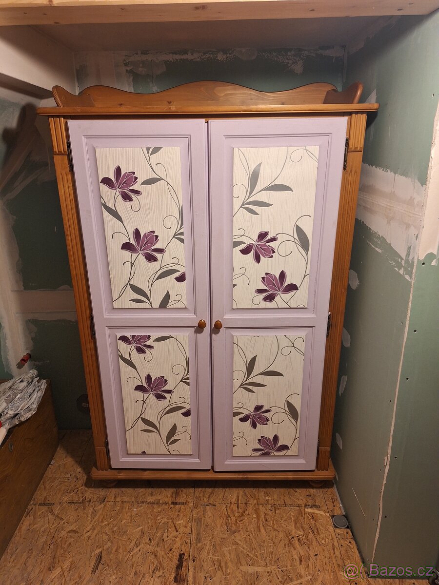 Nábytek - masiv - skříň, komoda, truhla.