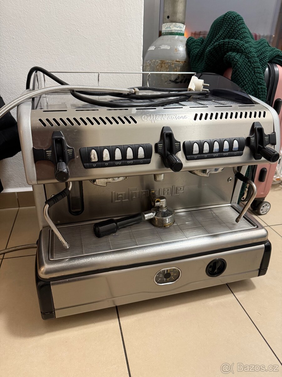 Pákový kávovar Laspaziale