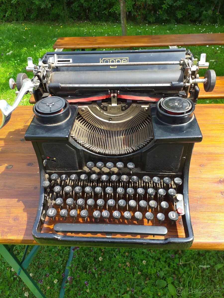 Starý psací stroj