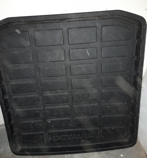 Vana do kufru Octavia 3