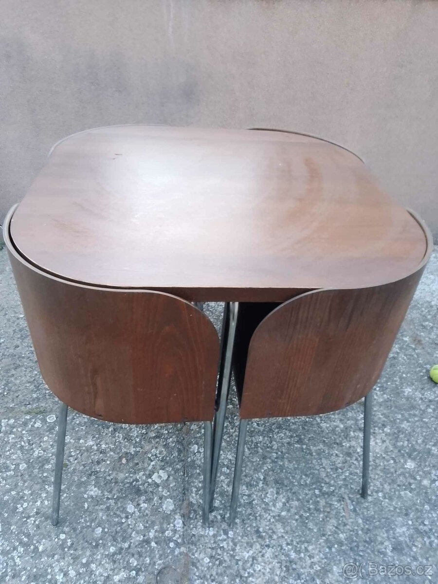 Ikea jídelní stůl s židlemi