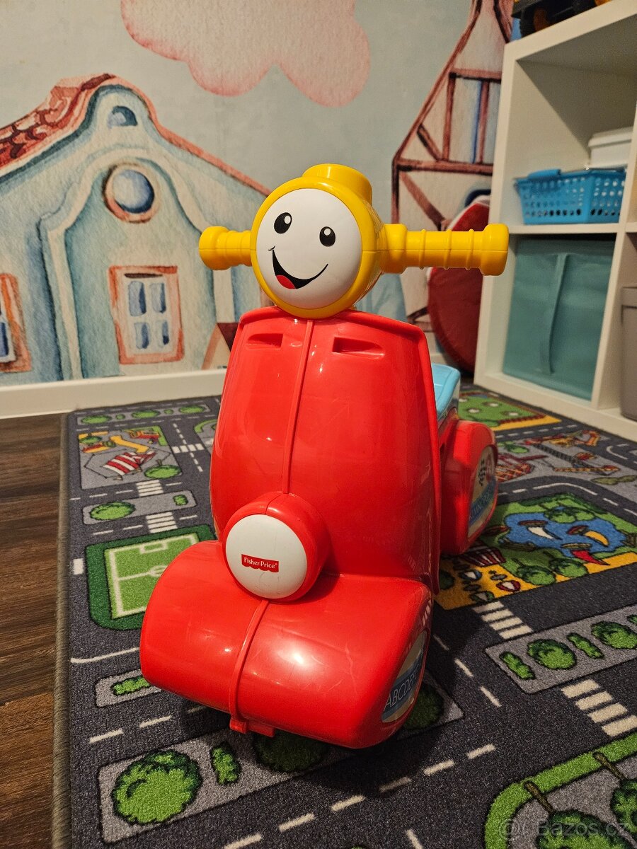 Odrážedlo Fisher Price