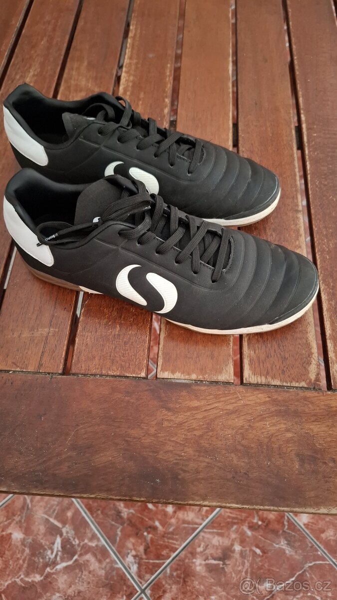 Sálová obuv Sondico Strike Indoor