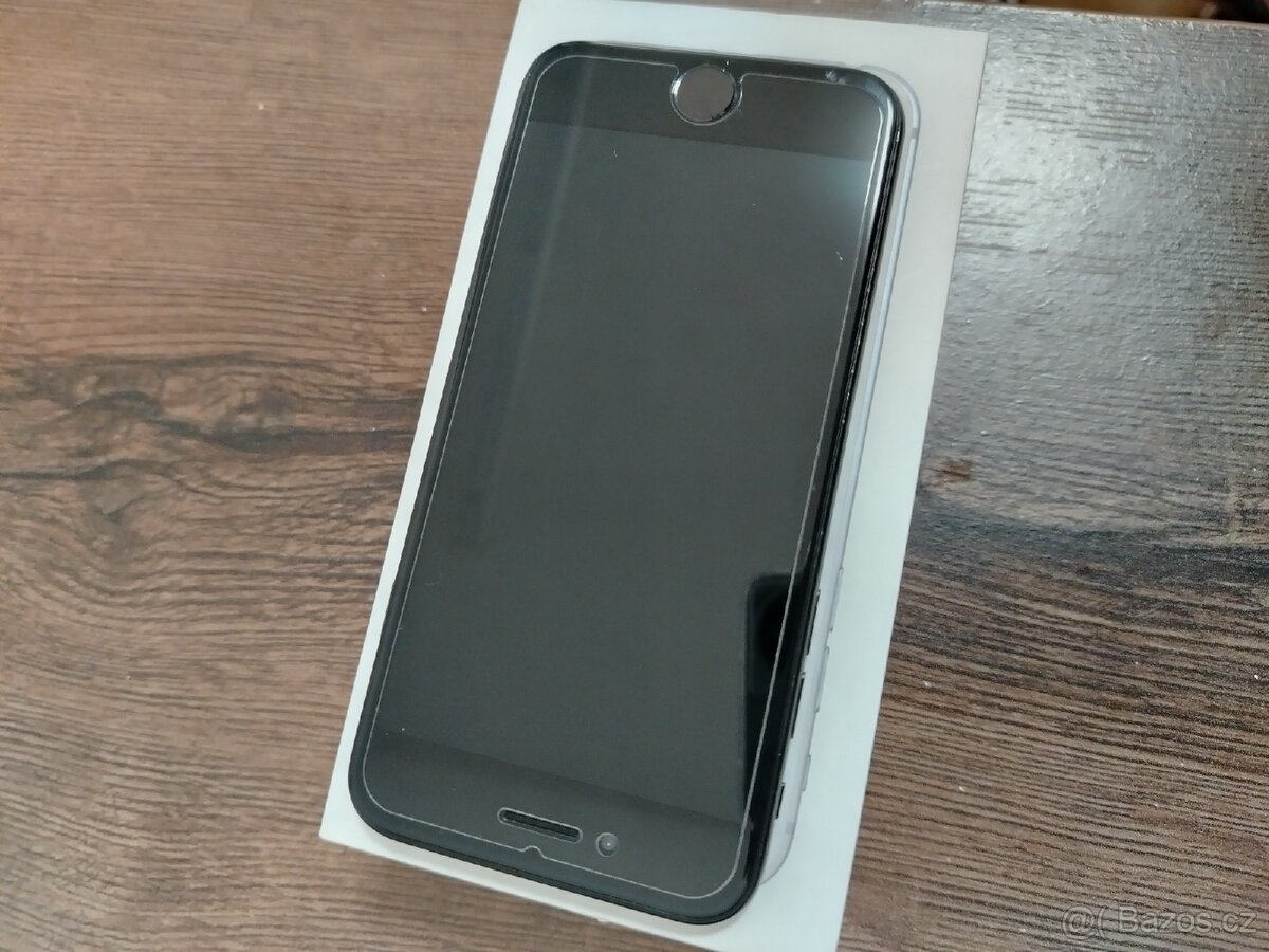 iPhone SE 2020 černý 64gb
