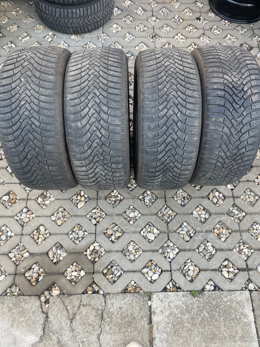 Zimní pneu 235/50/18