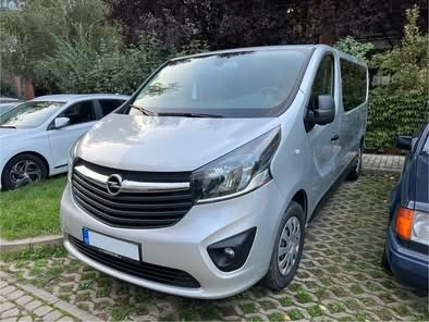 Opel Vivaro 2018 L2H1 (Long, 9 míst) - Pronájem mikrobus