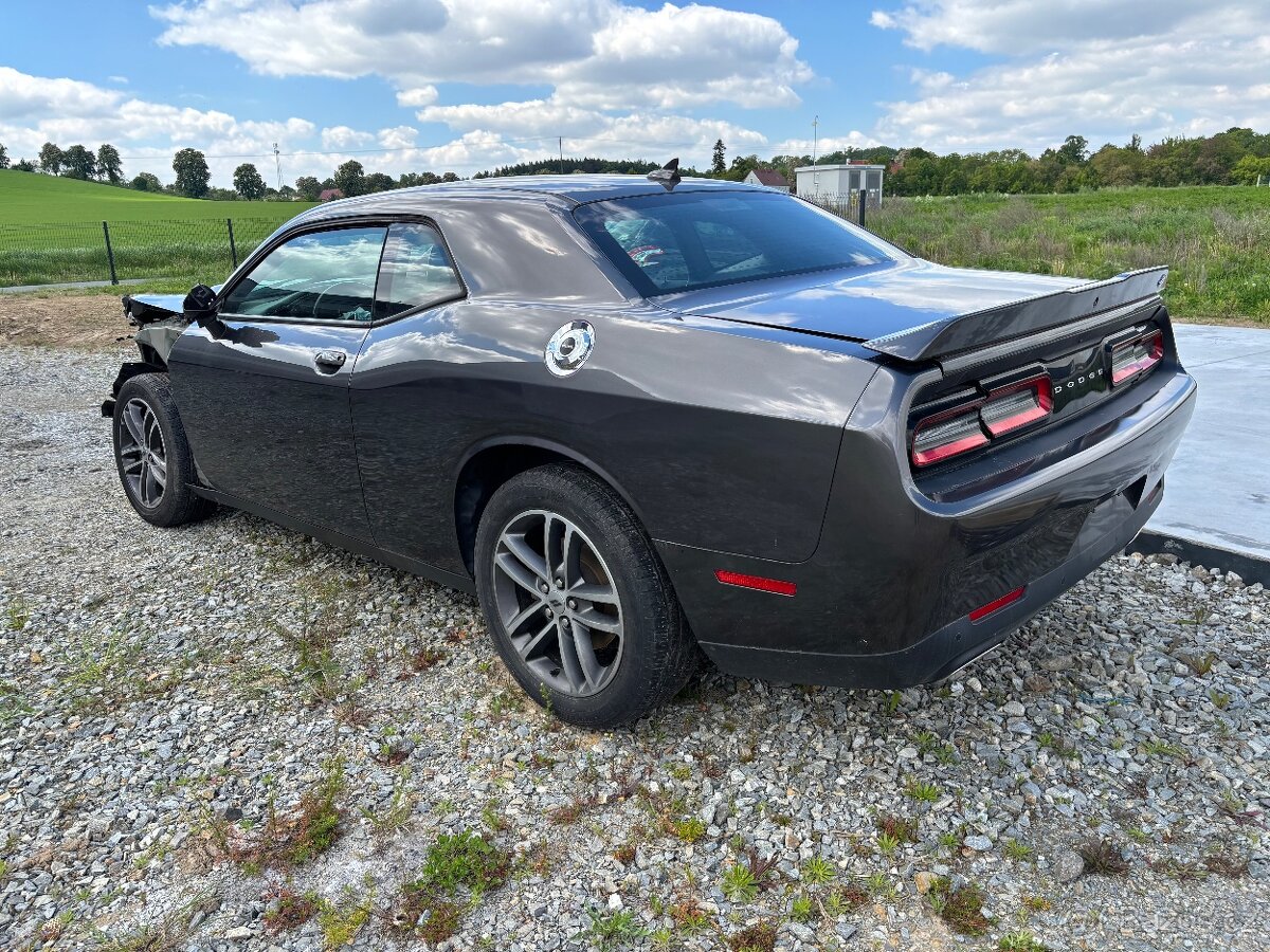 Dodge challenger 3.6 4x4 2019r