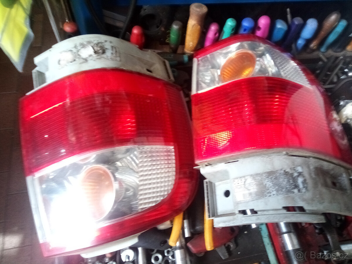 Zadni lampy Galaxy
