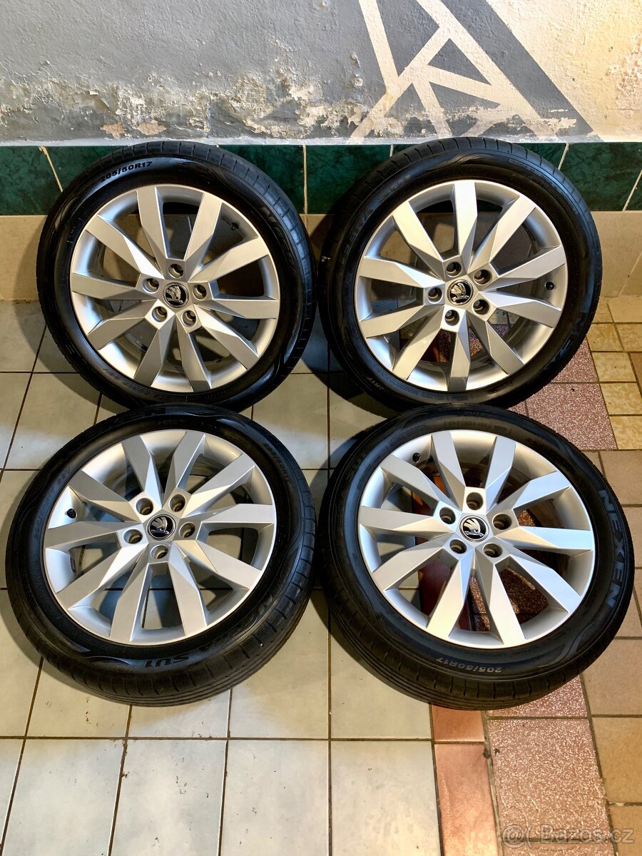 Alu kola Škoda R17 5X112 LETNÍ PNEU 205/50 R17 CRYSTAL