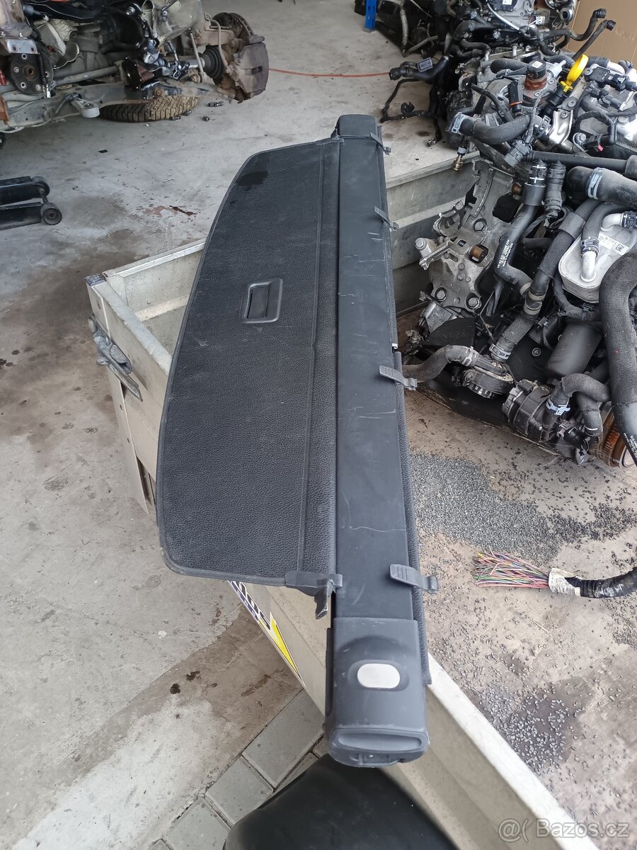 Prodám roletu kufru na vw Touareg 7P
