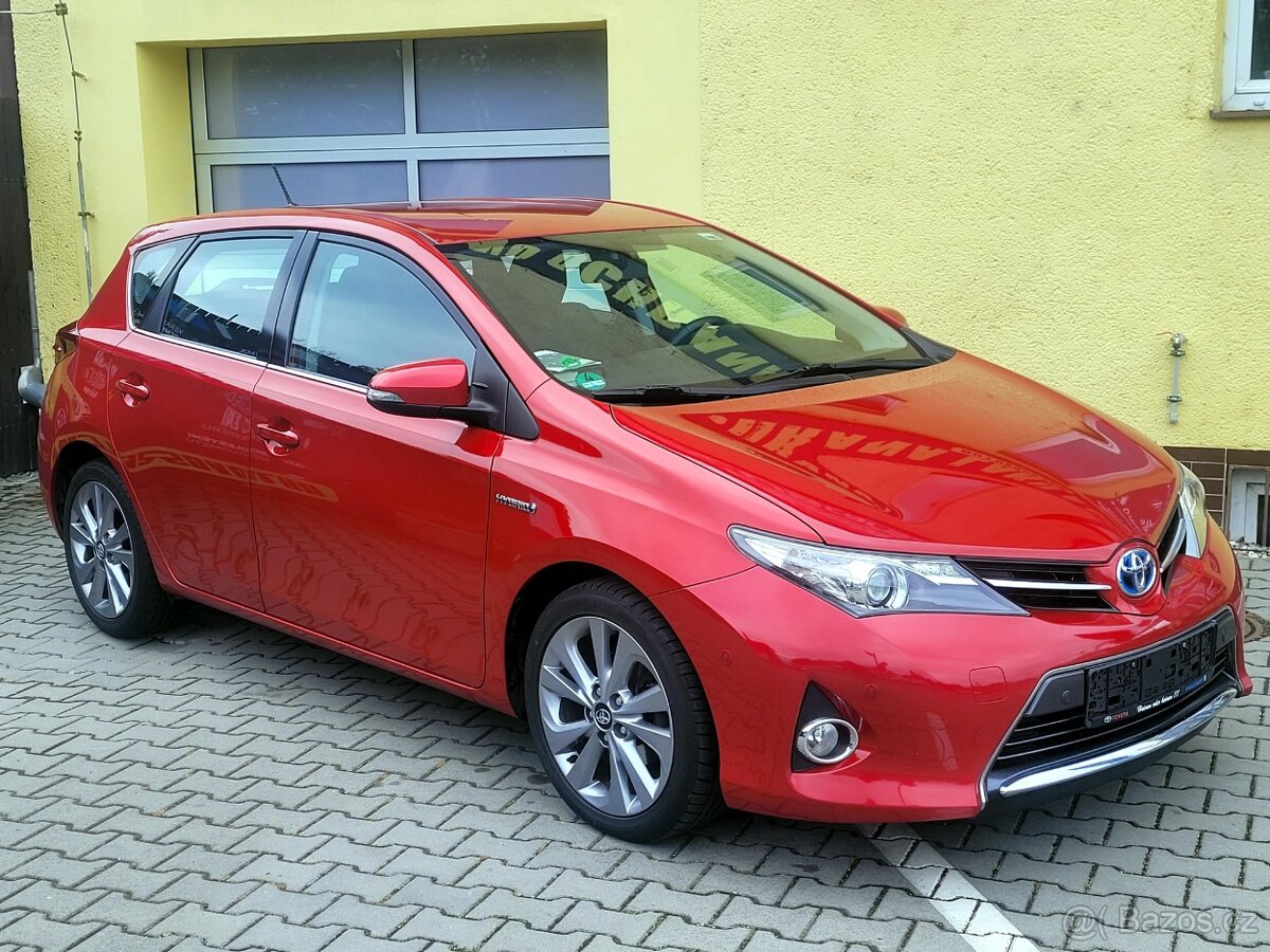 Toyota Auris, 1,8 Hybrid SERV.KNÍŽKA