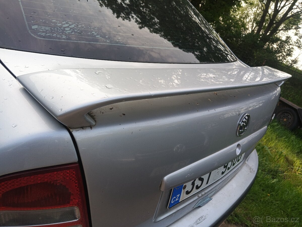 Prodám křídlo Octavia 1 RS