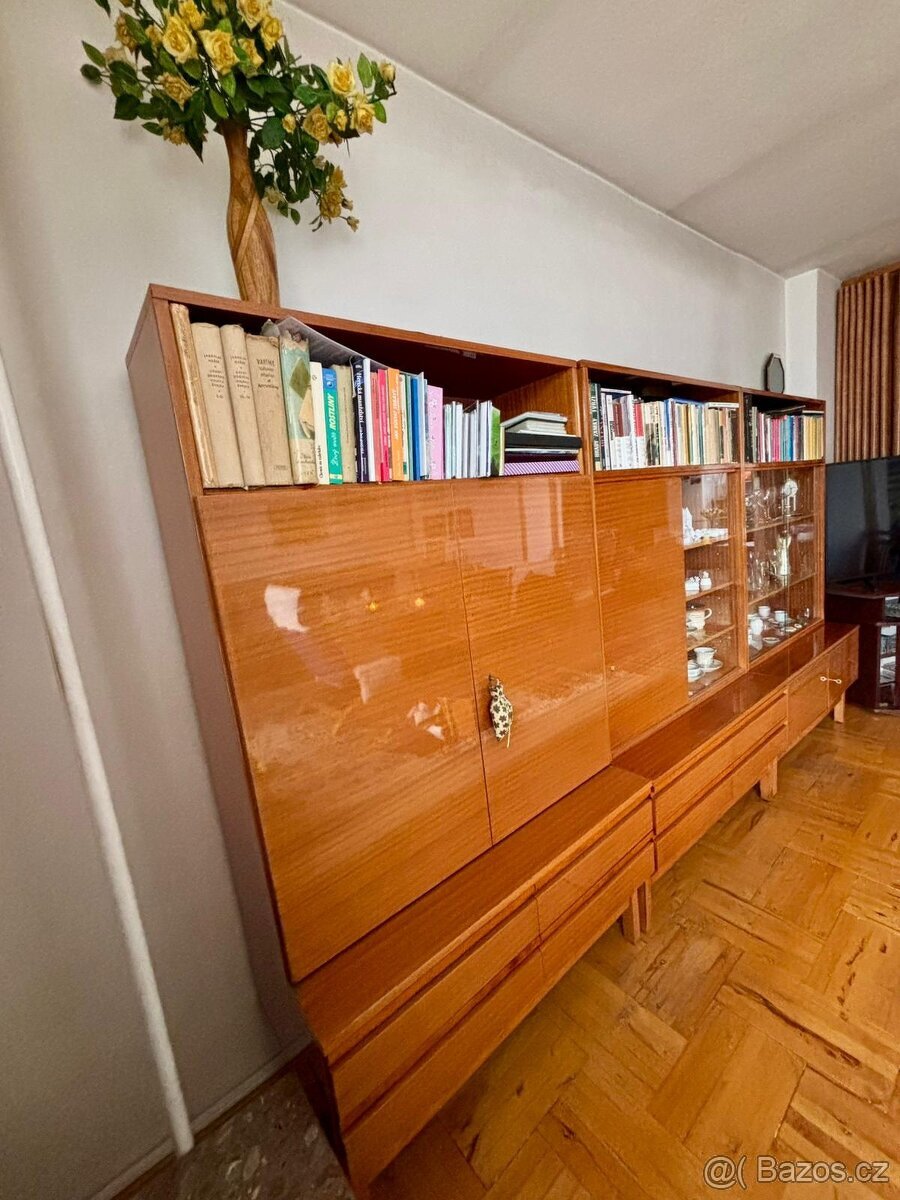 Obývací stěna světle hnědá pětidílná