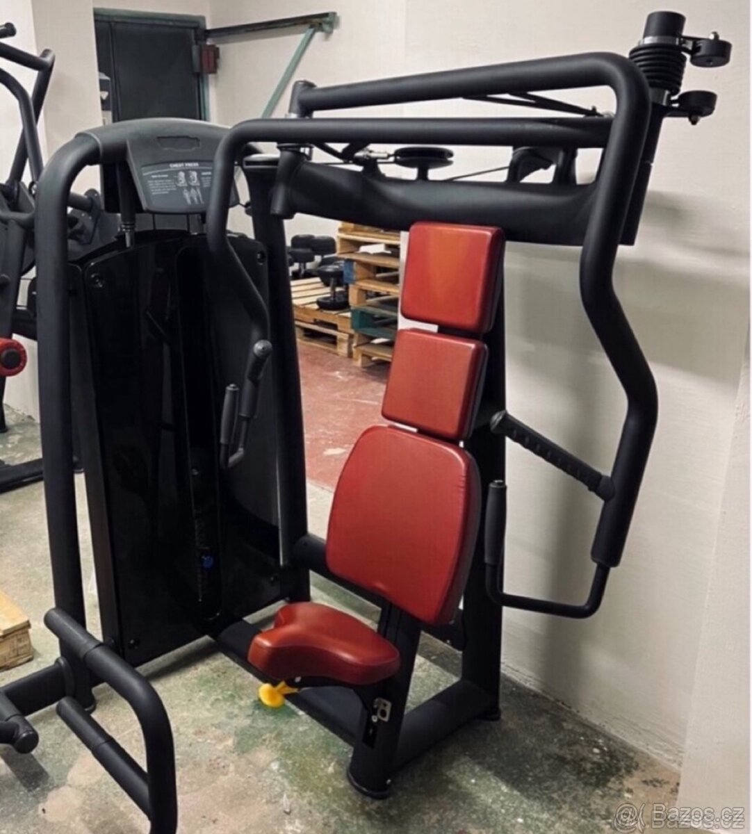 Fitness Stroj - Hrudník - Zánovní.