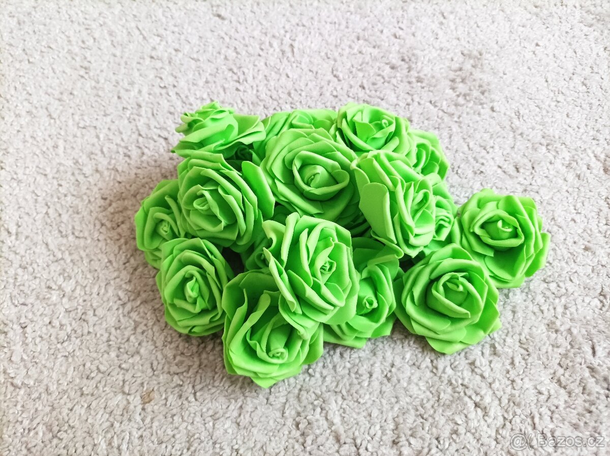 Svatební výzdoba, dekorace, svícny, organza, konfety, holub