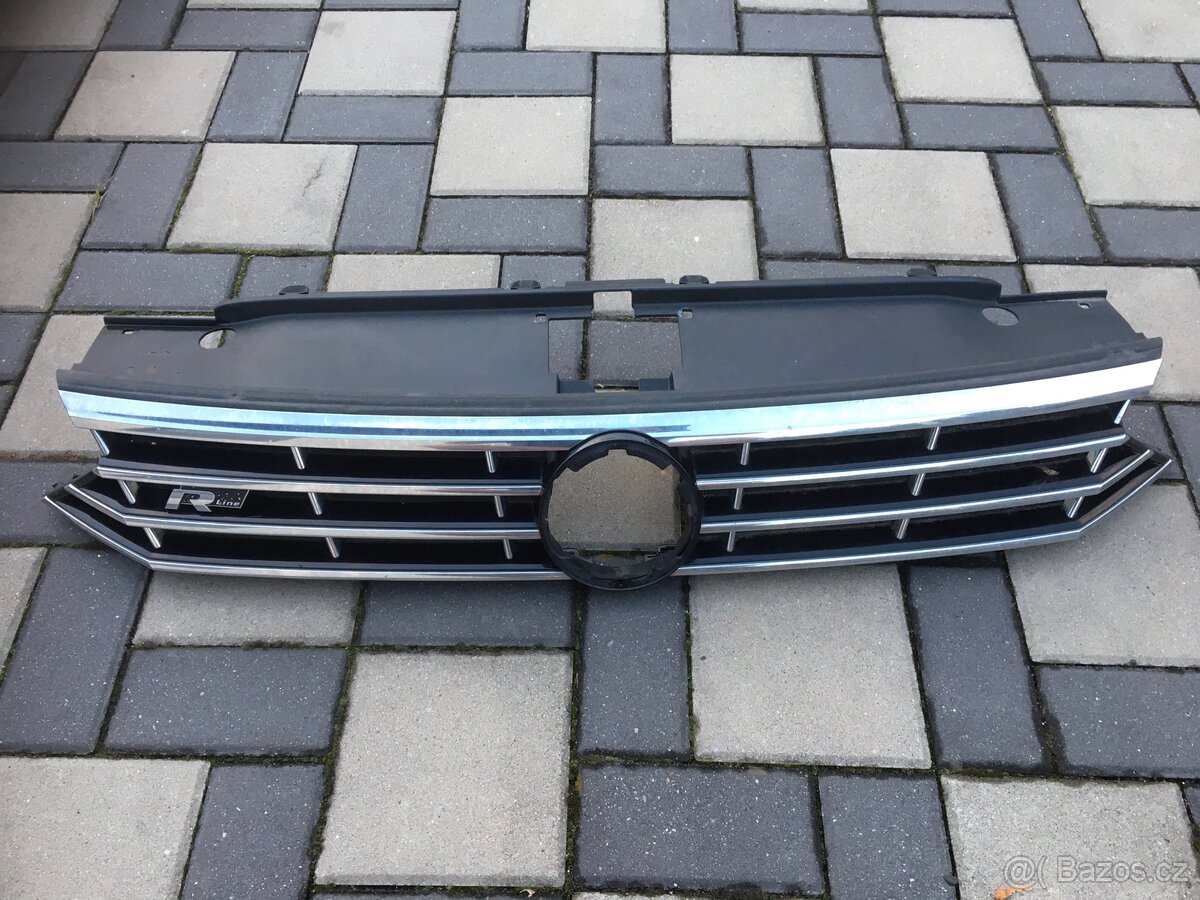 VW Passat B8 R-line - maska chladiče