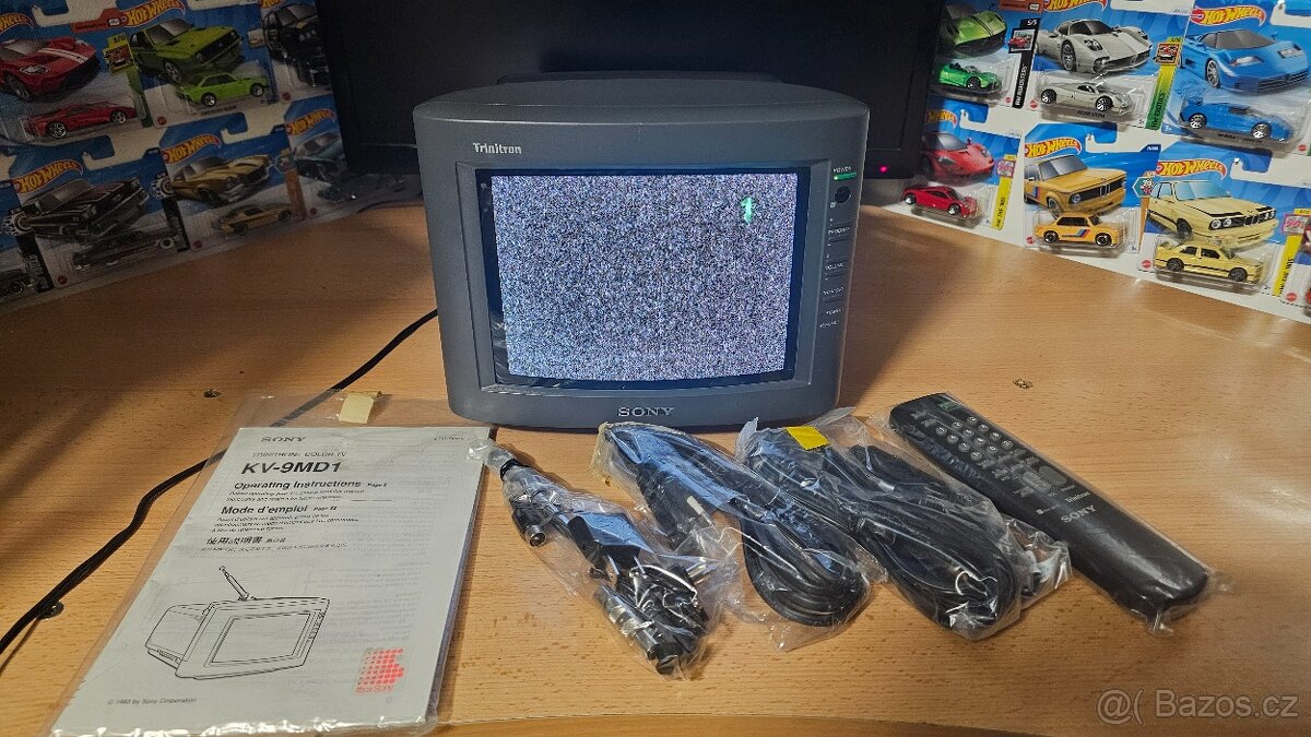 Historická retro vintage barevná TV Sony Trinitron KV-9MD1