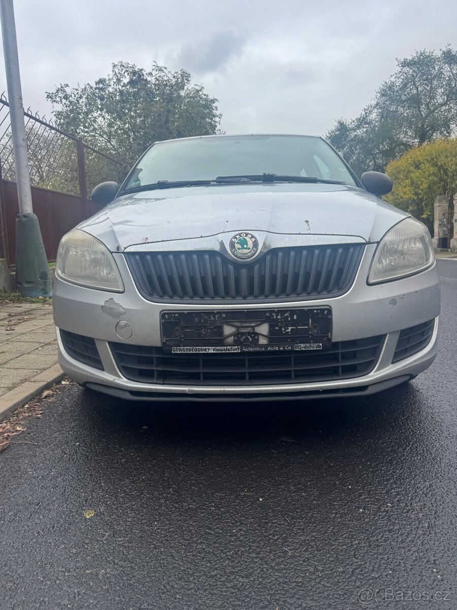 Prodám bud celek nebo náhradní díly Škoda Fabia 2 2013