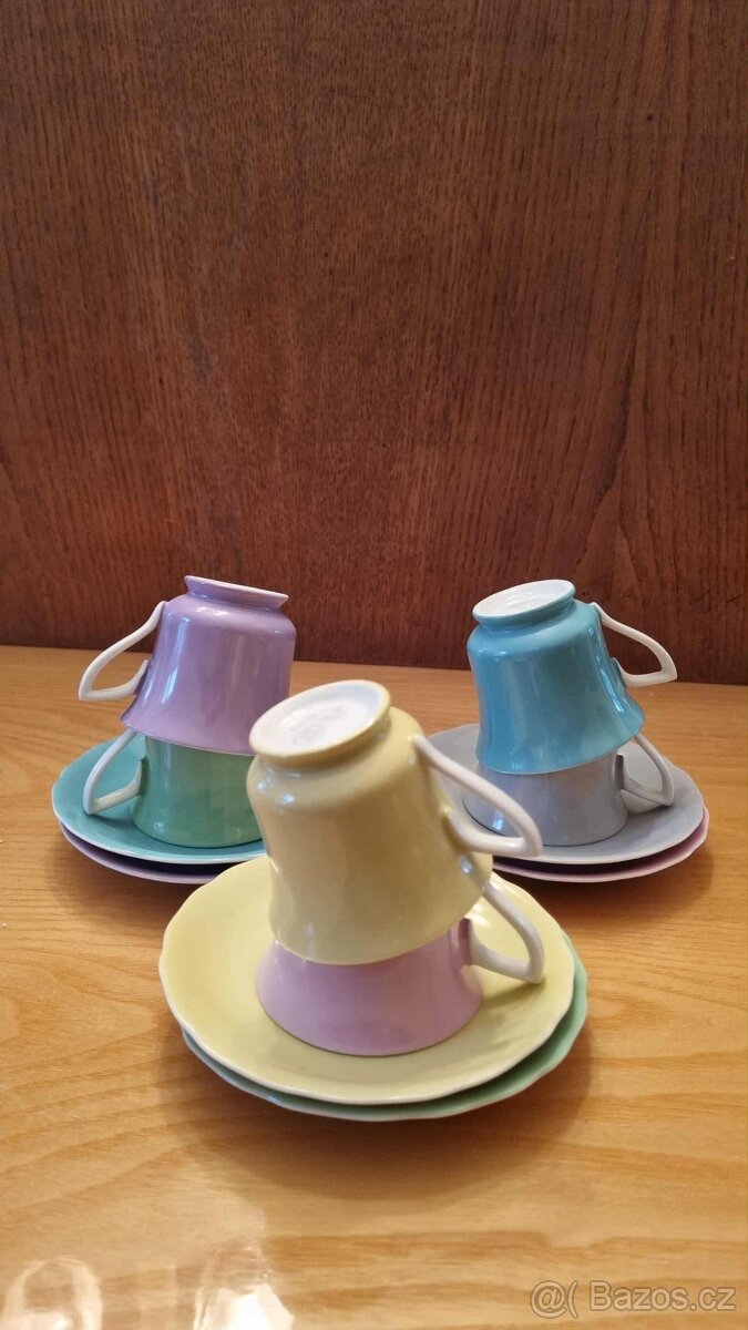Porcelánové hrníčky - barevné