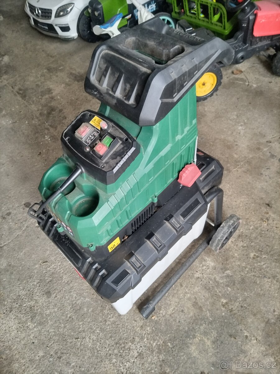 Šťepkovač, drtič Parkside 2800 B2