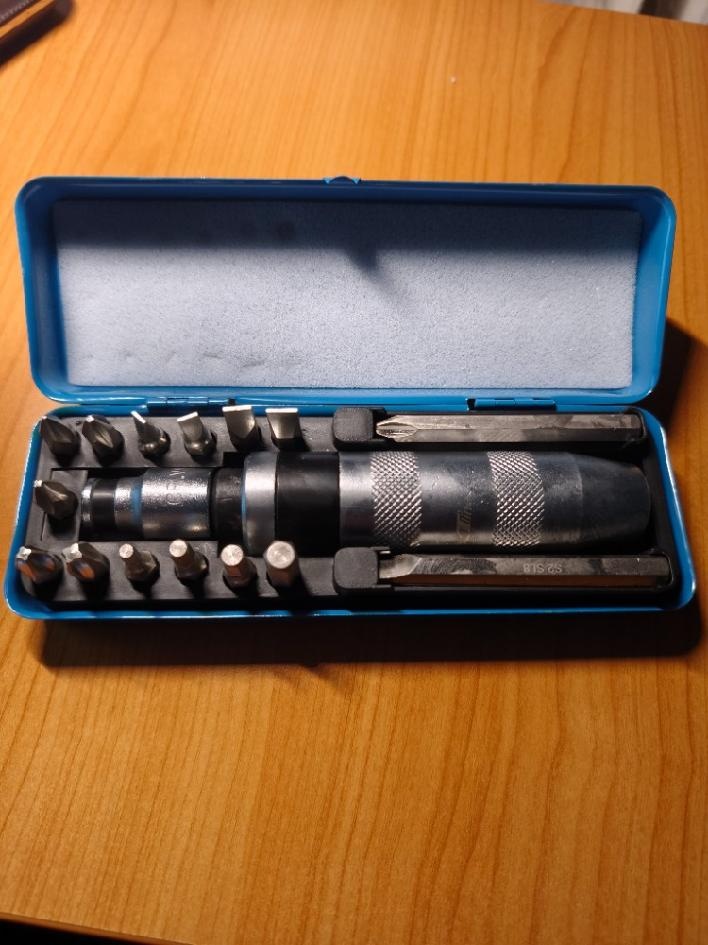 Úderový šroubovák