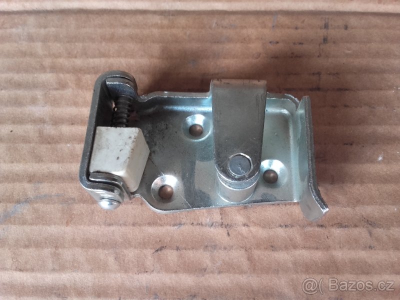 Trabant, Wartburg - západka zámku