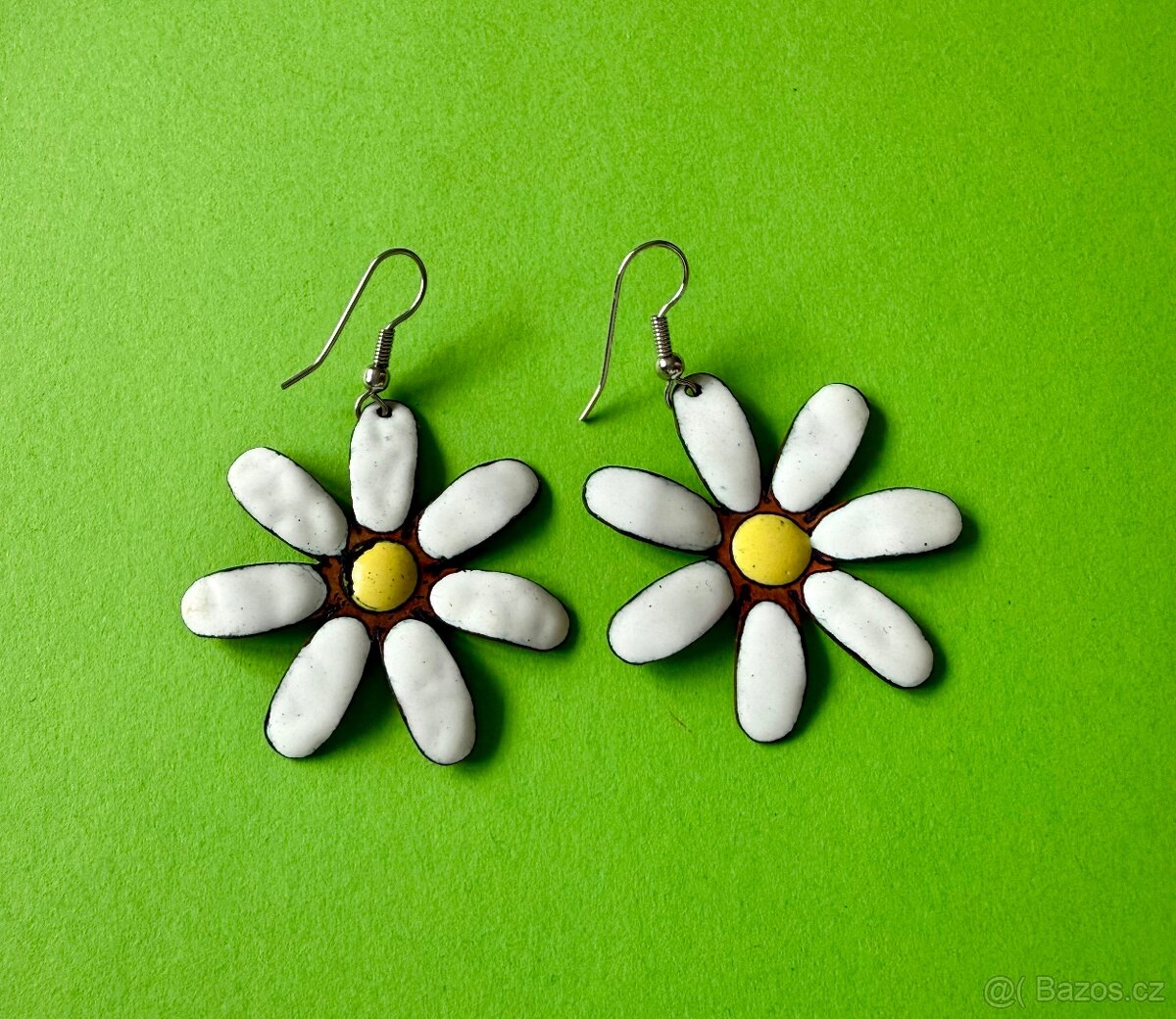 Nádherné orig. smaltované náušnice kopretiny, sleva.