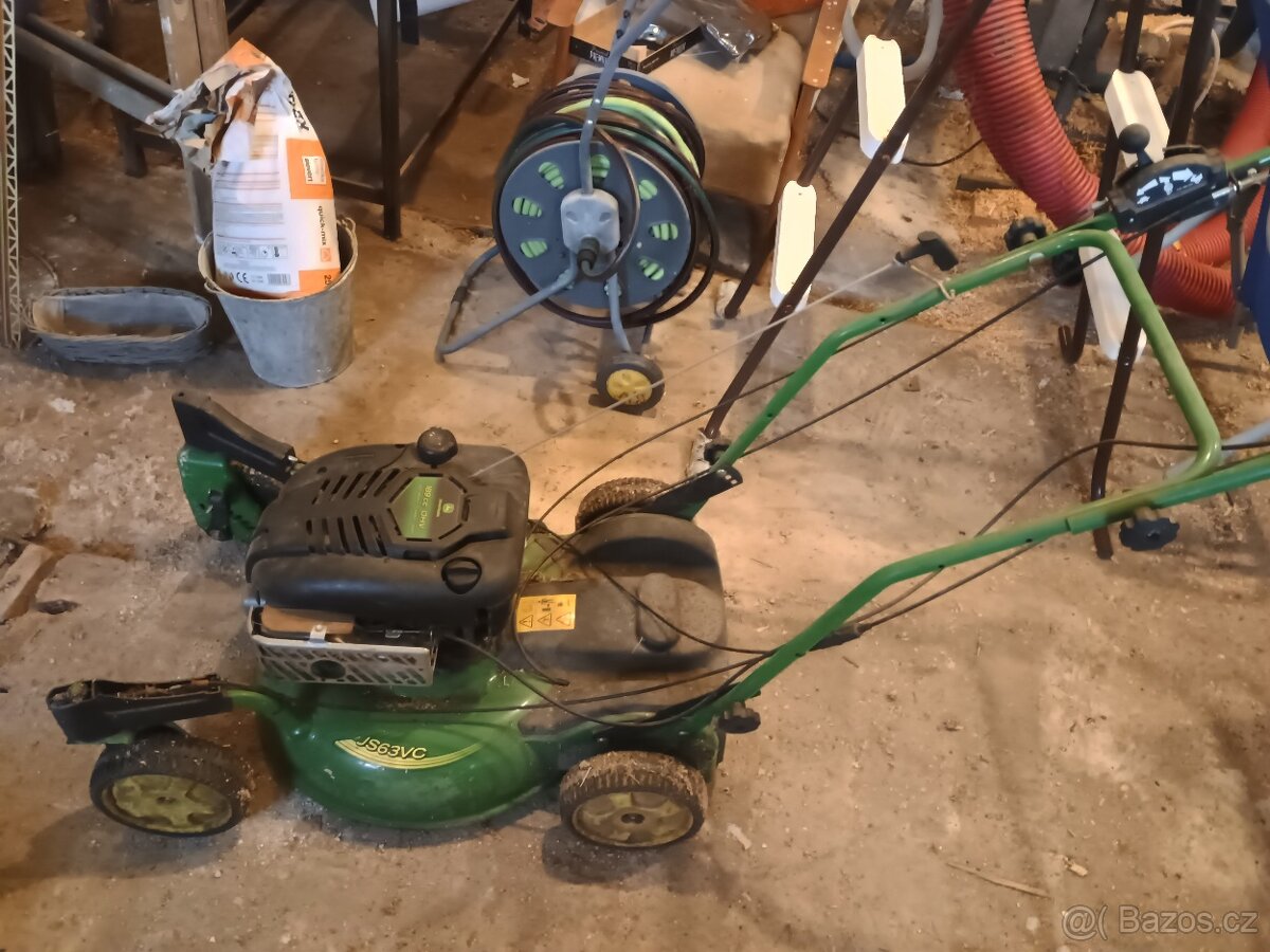 John Deere JS63VC
