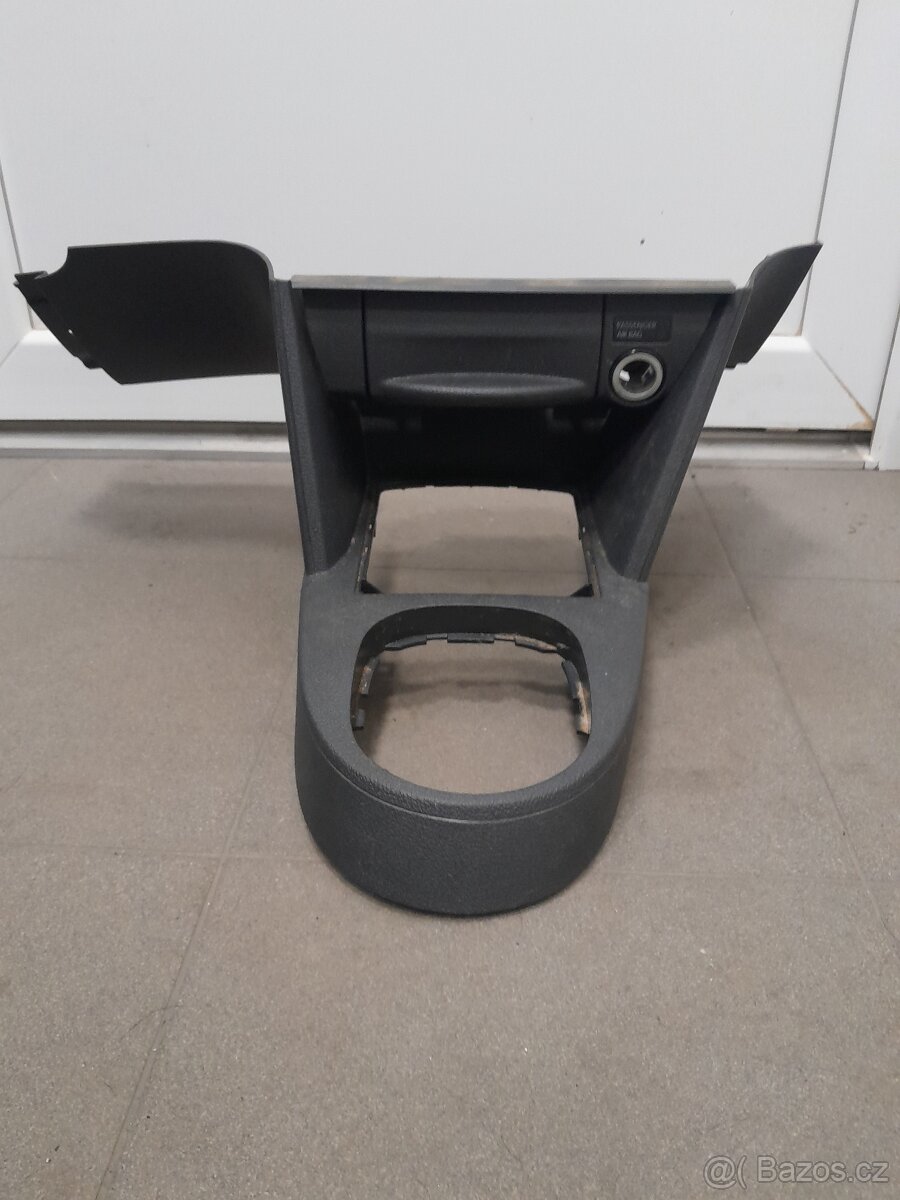 VW Caddy / Touran – přední středový tunel