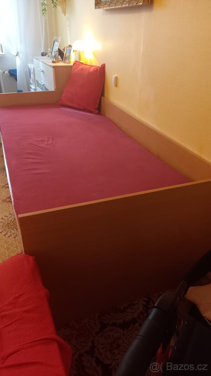 Pohovka/válenda