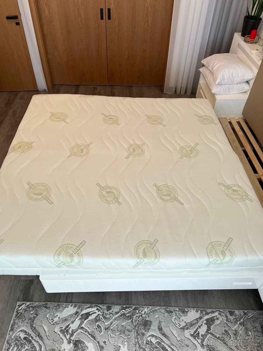 Matrace ze studené pěny 200x200