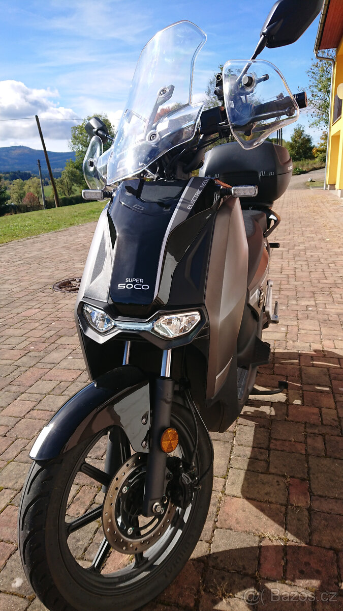 Elektroskútr Super Soco CPX