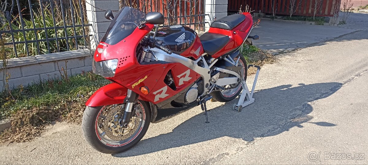 Honda CBR 900RR Fireblade 1999 SC33