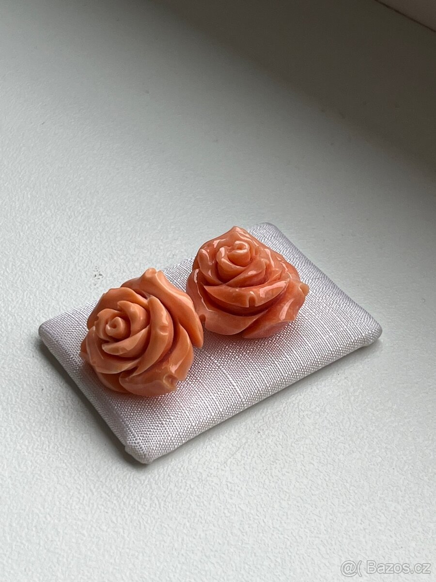Luxusní růžičky z japonského korálu Momo - 18,58 g