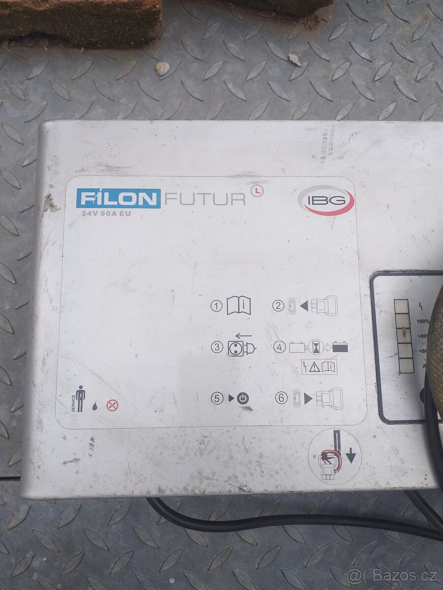 nabíječka trakčních baterií IBG 24V/50A,