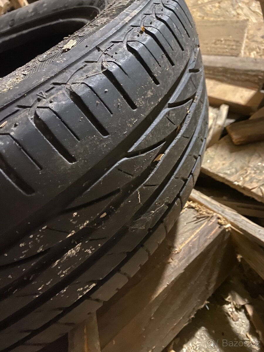 pneumatiky 2 ks Bridgestone Turanza 195/65 R15 vzorek pekny