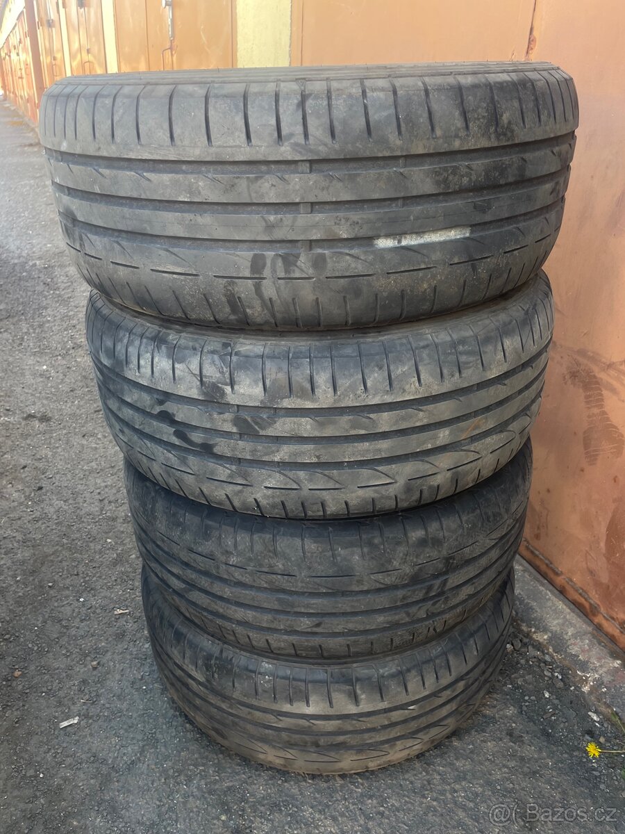 Prodám letní pneu Bridgestone 225/50 R17
