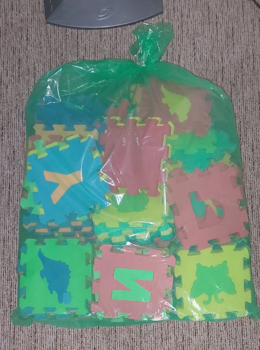 Pěnové puzzle