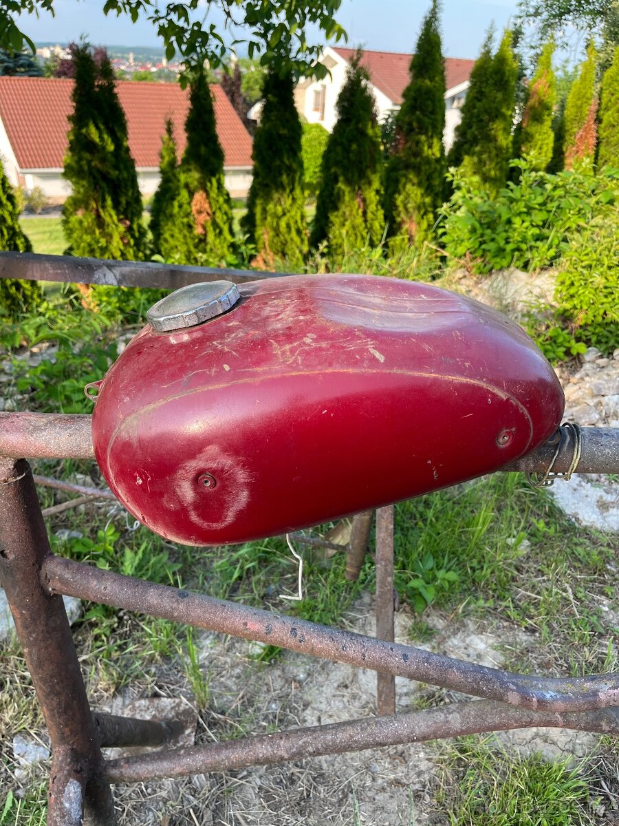Predam nadrž na Jawa č.2