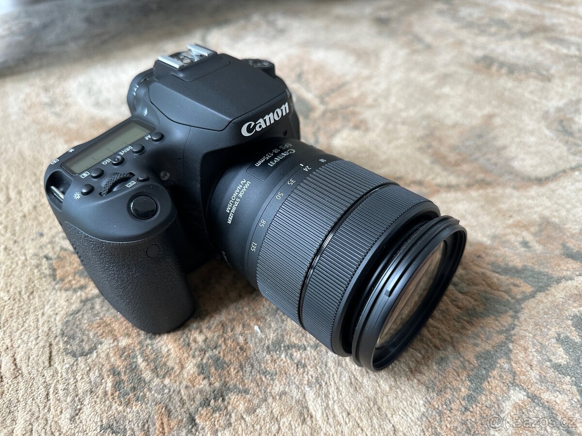 Canon EOS 90D s objektivem 18-135