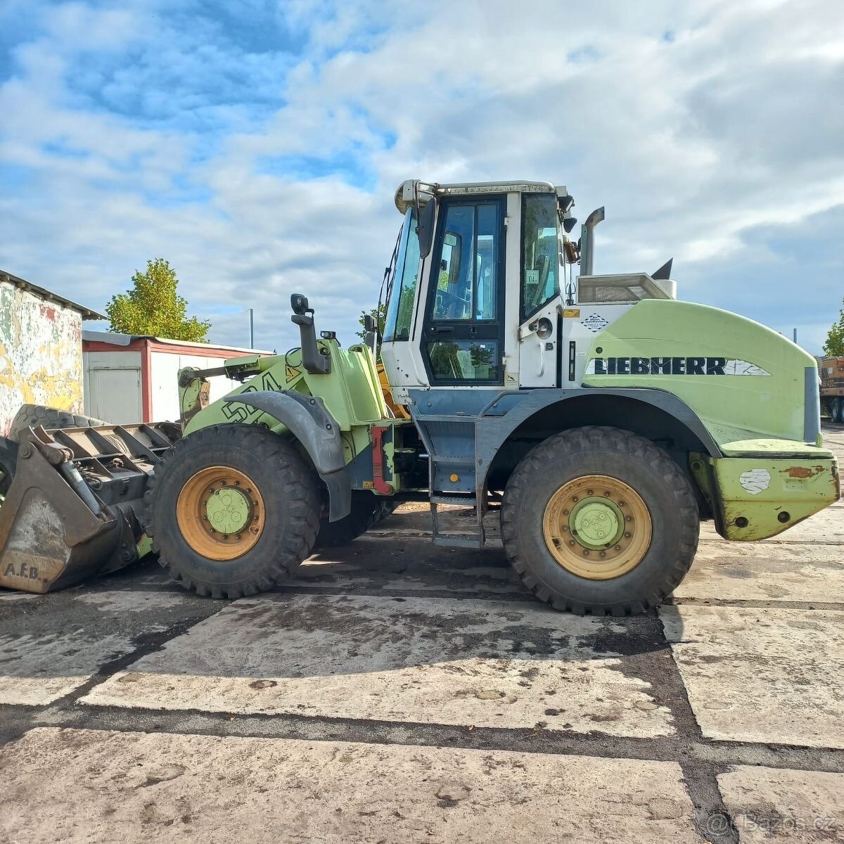 Kolový Nakladač Liebherr L 524