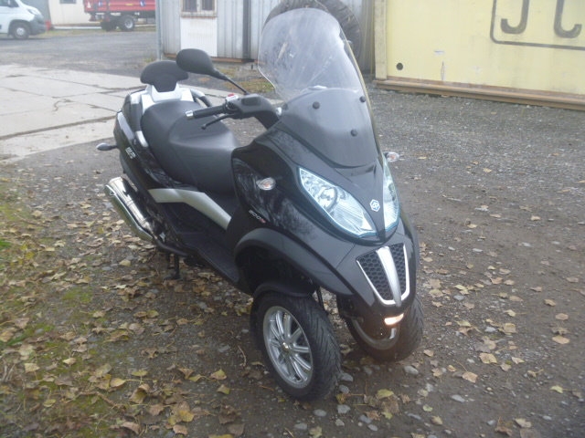 PIAGGIO MP3 RL 500 LT najeto pouze 1763 km
