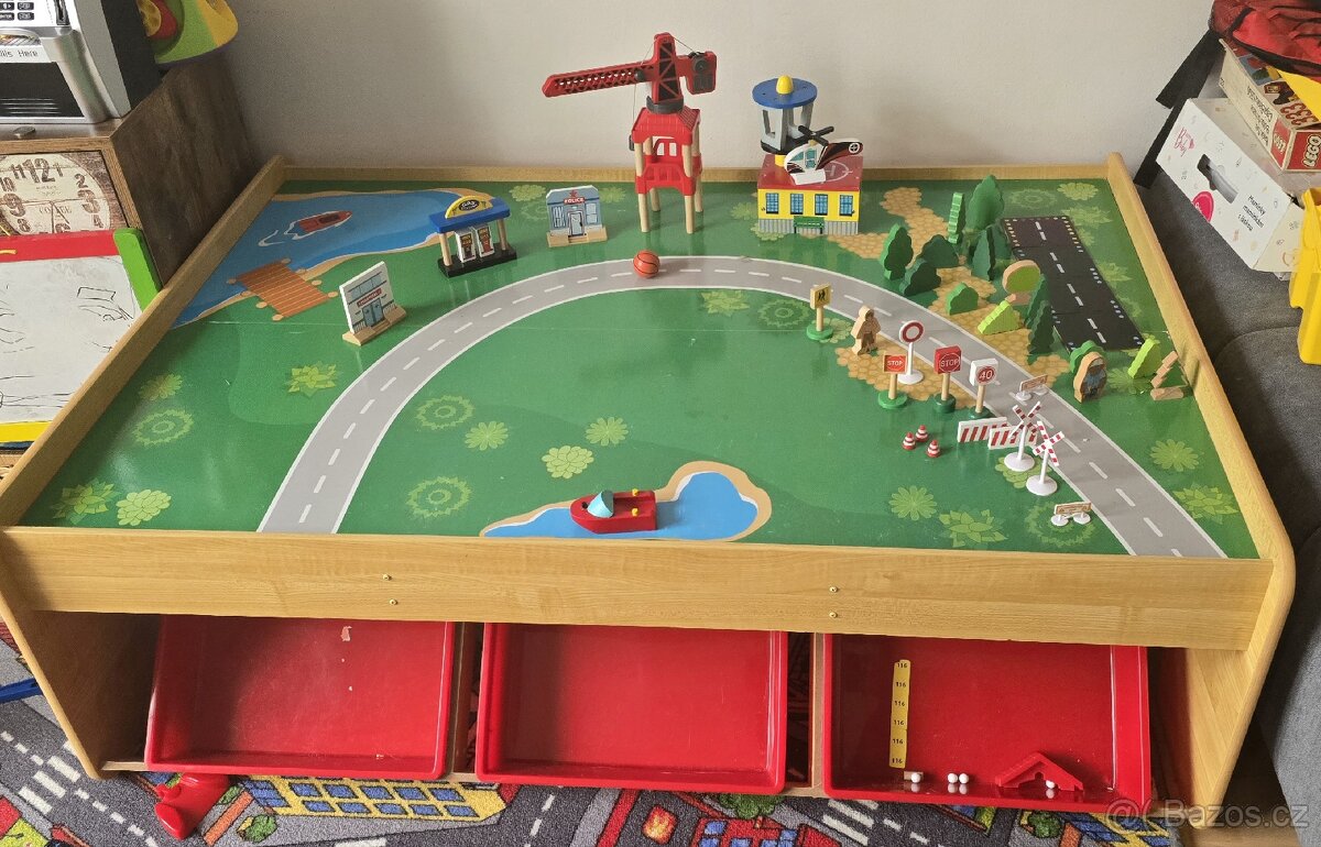 Stolek vláčkodraha pro Brio