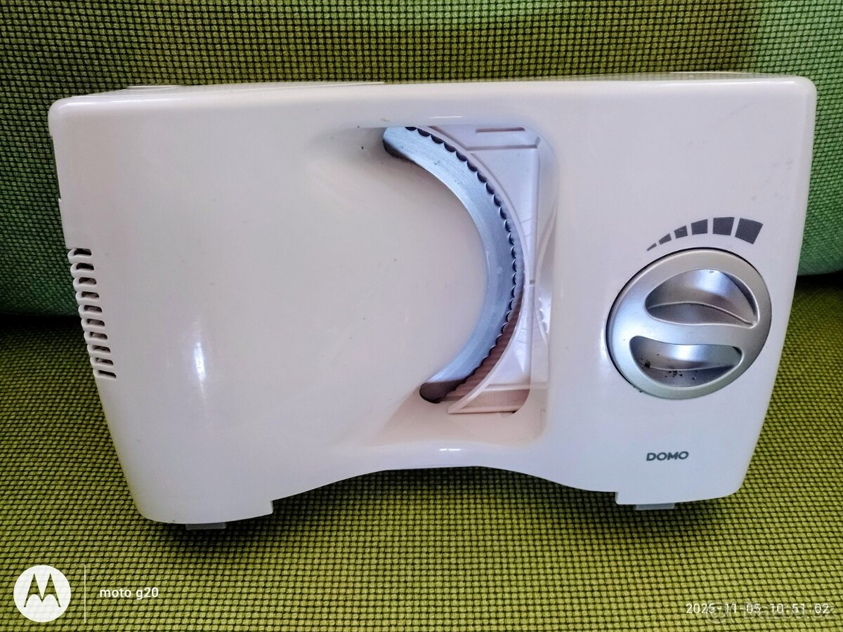 Sklápěcí kráječ