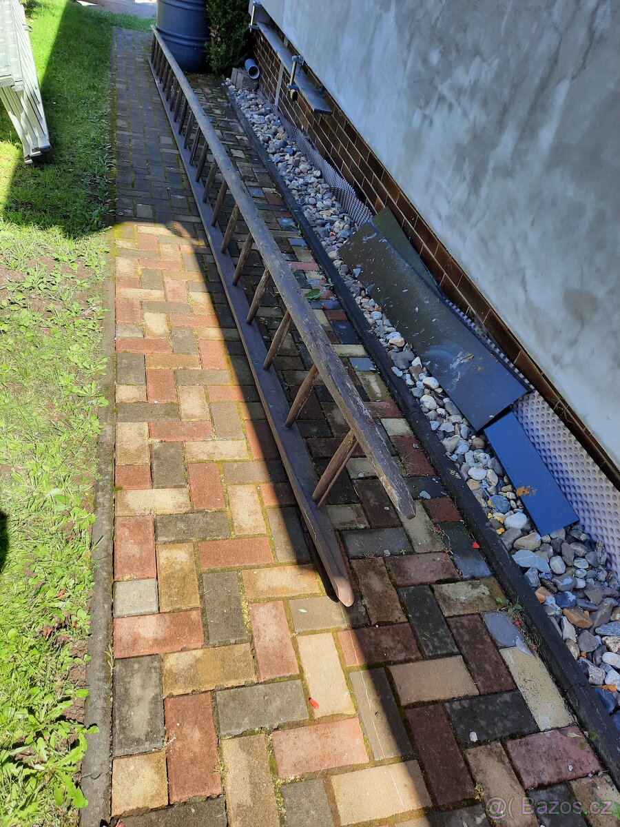 Dřevěný žebřík