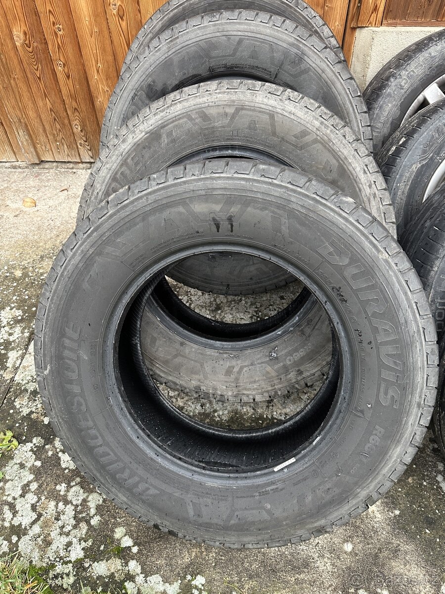 4x letní pneu Bridgeston 235/65 r16c cena za vše