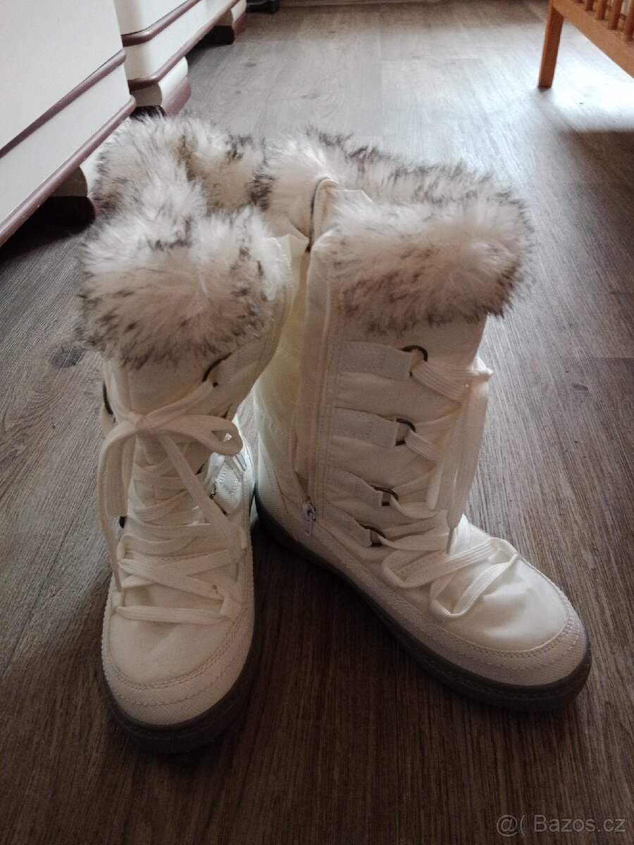 Dívčí - dámské sněhule vel. 38