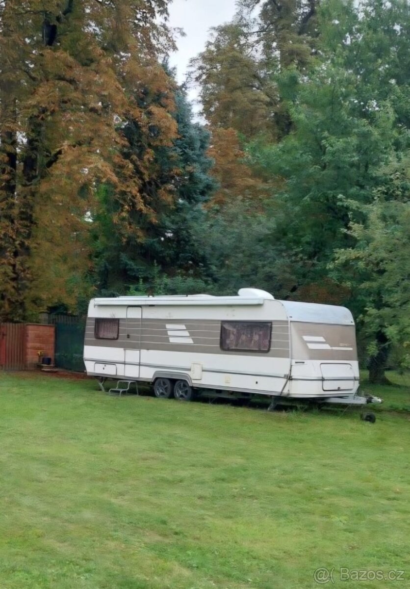 Karavan,obytný přívěs,dvounápravový